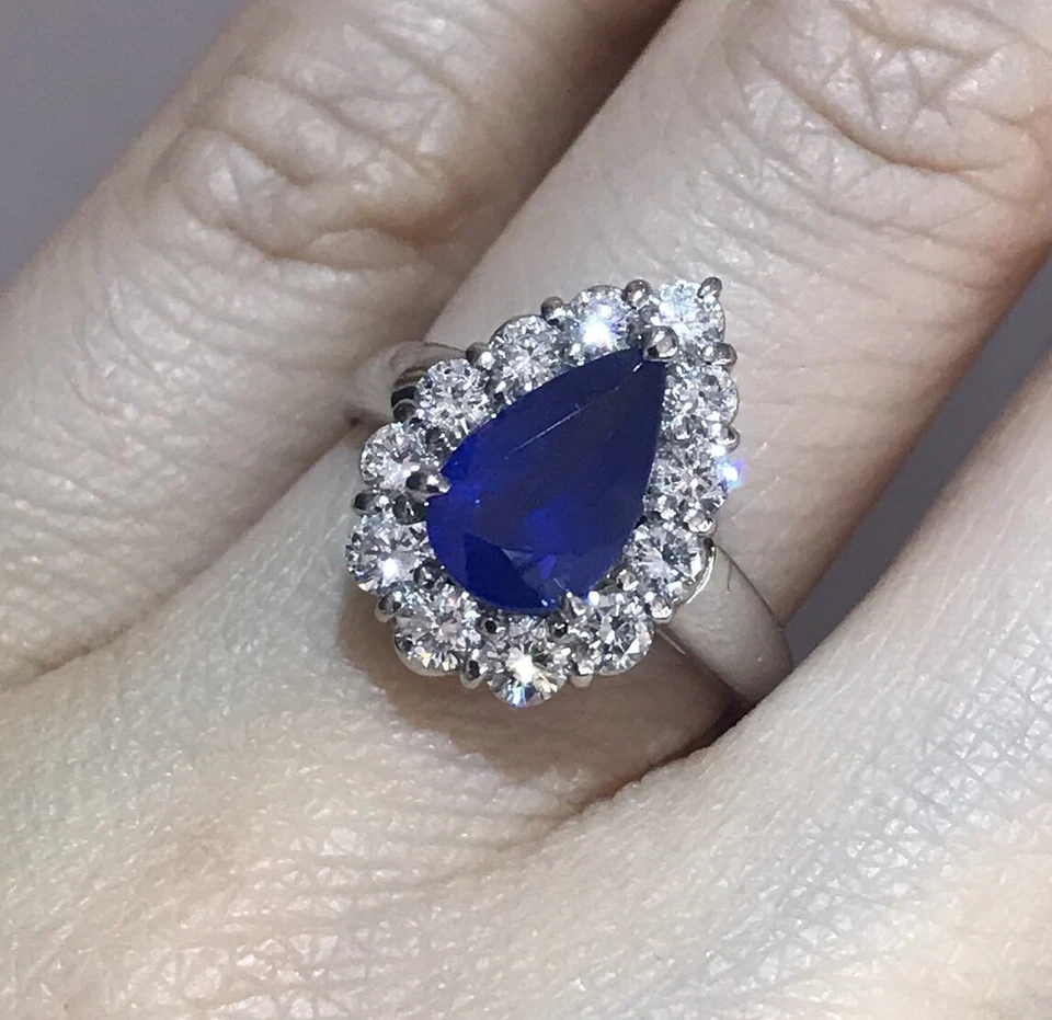 Anillo de diamantes y zafiros en forma de pera azul aciano en platino - HM1816AE