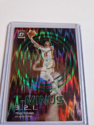 2022-23 Panini Donruss Optic T-Minus 3...2...1.. Green Shock Prizm #5 Trae Young