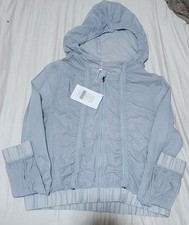 EUC Women's Fabletics Nylon Woven Lightweight Zip Hooded Jacket MEDIUM Lt Grey