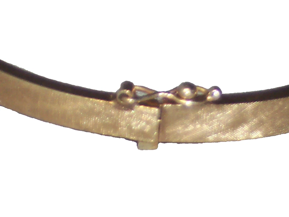 VINTAGE 14K BRUSHED YELLOW GOLD RUBY & PEARL HINGED BANGLE BRACELET 9.1 GRAMS - Image 3 of 4