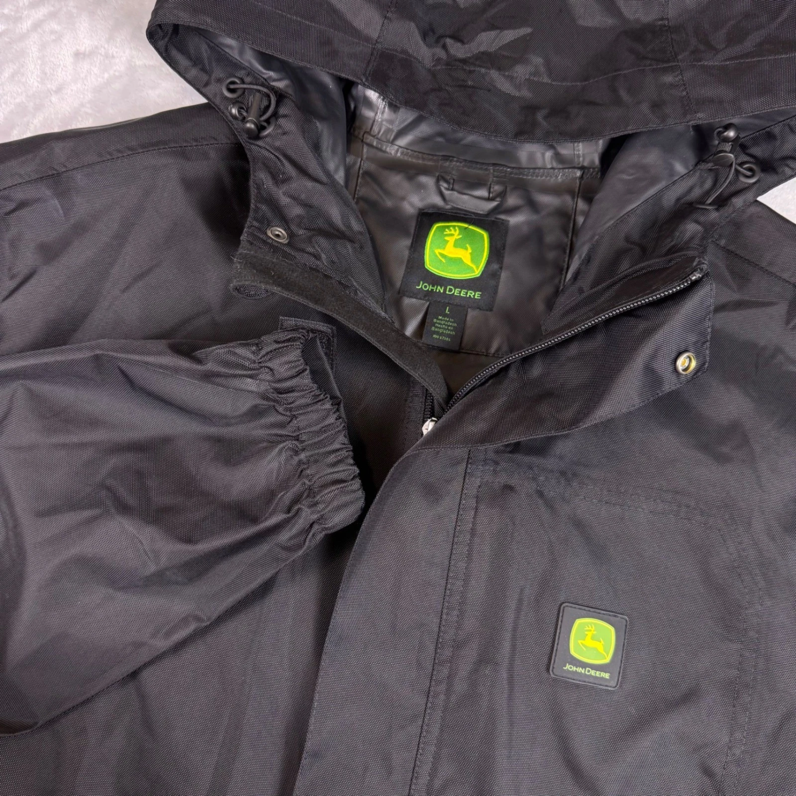 John Deere Mens Black Hooded Rain Jacket Nylon Windbreaker JWM251WJ88003 Large