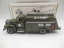 First Gear 29-1380 1957 International R-190 Fuel Tanker US Army Avgas 1:34 Sca