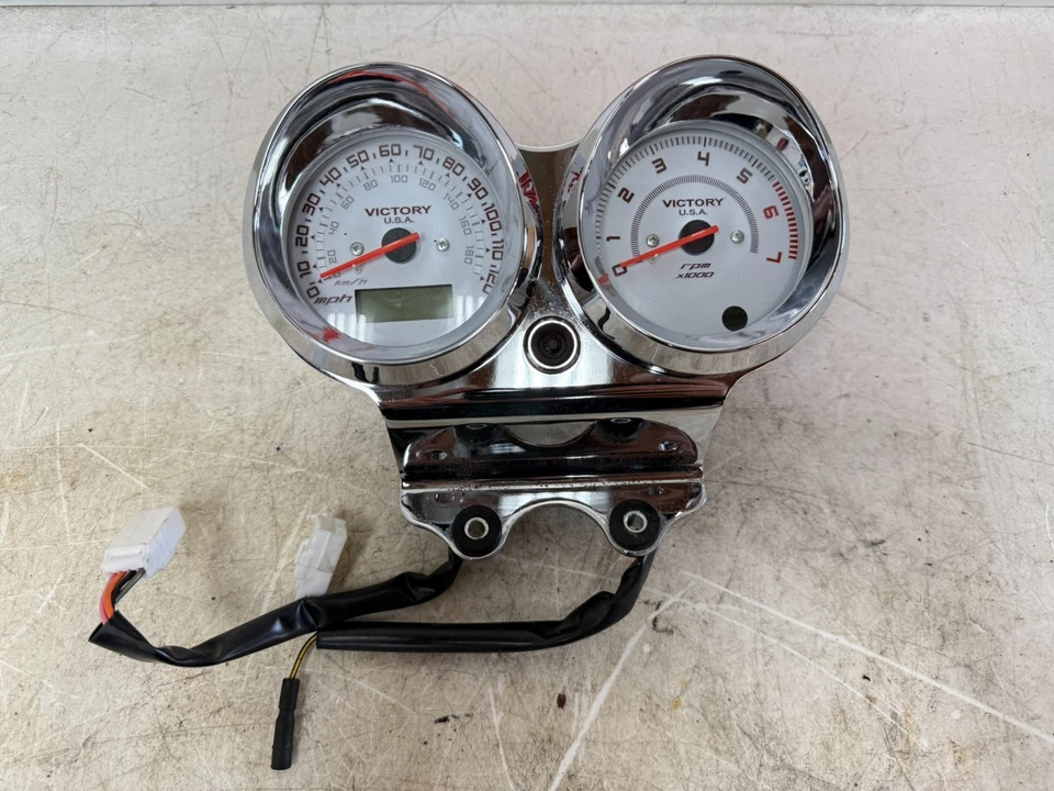 Velocímetro Victory Kingpin 2007 velocímetro velocímetro calibre 4.978 millas Foto 2 de 4