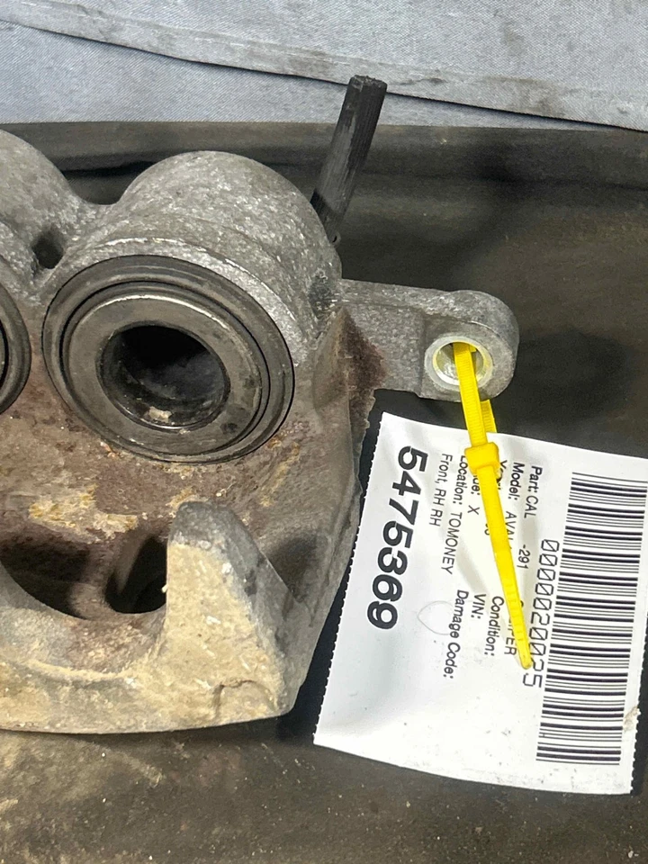 Fits 2007-2013 Chevy Avalanche Front Right Caliper OEM:23276880 - Imagem 2 de 4