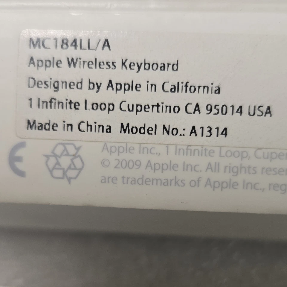 OEM Genuine Apple MC184LL/A Bluetooth Wireless Keyboard Model A1314 Mac - Image 4 of 4