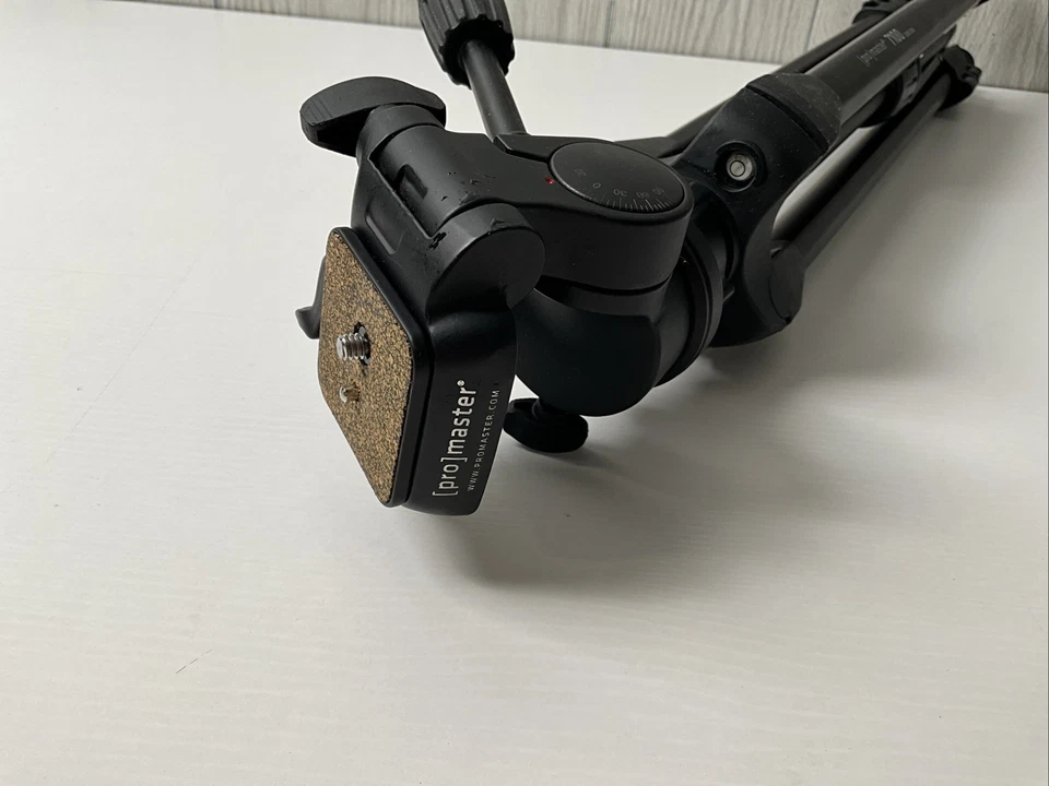 Promaster 7100 #2503 Tripod w/Pan Head - LIGHT WEAR - Image 4 of 4