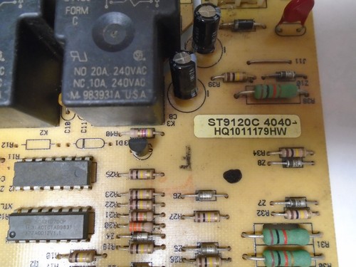 Honeywell Control Board ST9120C 4040; HQ1011179HW---"USED" - Picture 4 of 5