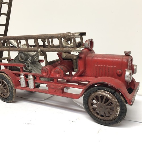 Antique Vintage 1920s Red Fire Ladder Truck Toy Sitting Fireman Pressed Steel - Picture 2 of 12