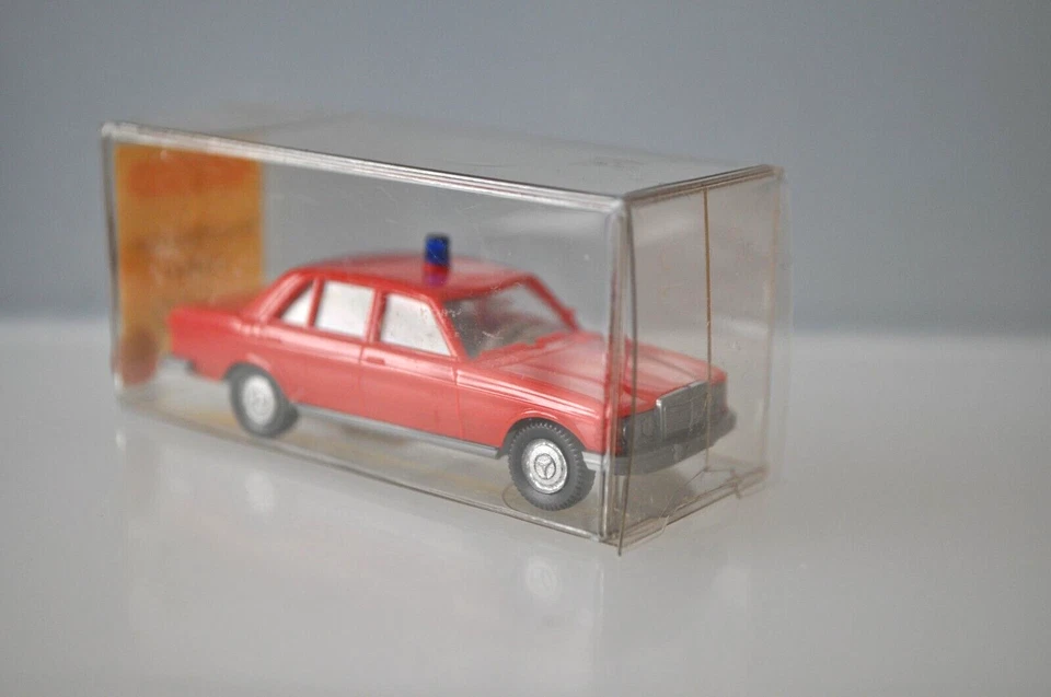 Wiking 600/14 Mercedes Benz 240D Fire Chief Sedan - NEW w/BOX - Image 3 of 4