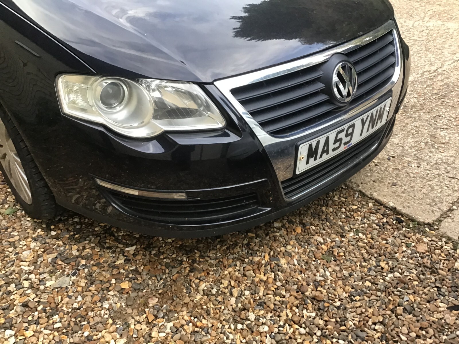 VOLKSWAGEN PASSAT B6 SALOON FRONT BUMPER DEEP BLACK PAINT CODE LC9X