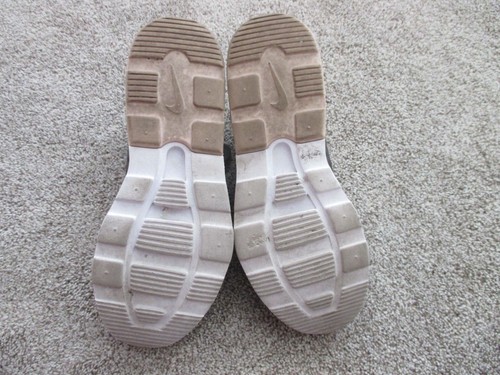 NIKE AIR Max Motion 2, CU4762-001, Women's Size 8 Casual Sneakers, No Laces, GC - Picture 9 of 9