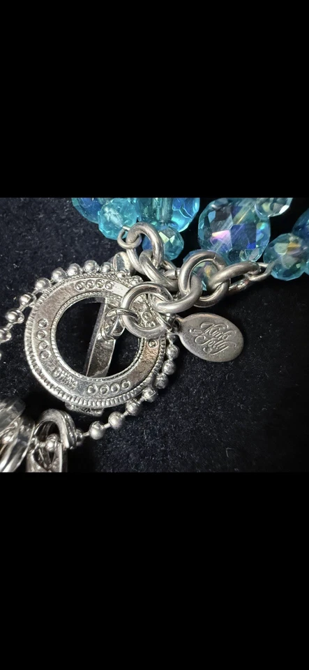 Collar Kirks Folly Azul y Plata 32" Largo con Medallón, Luna Dijes Ángel Foto 2 de 4