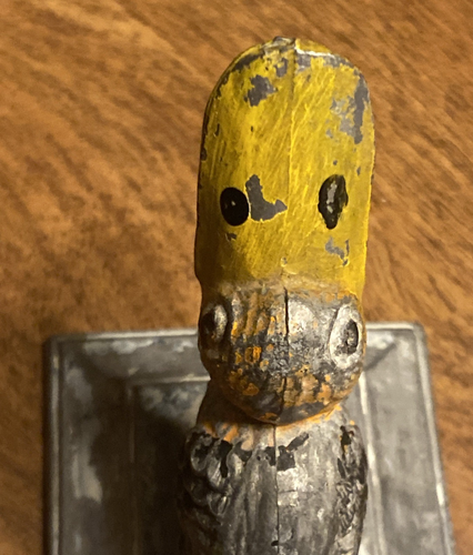 Mensola portapenne scrivania metallo fuso toucano bocca aperta vintage decorazione vecchia statua C15 - Foto 5 di 24