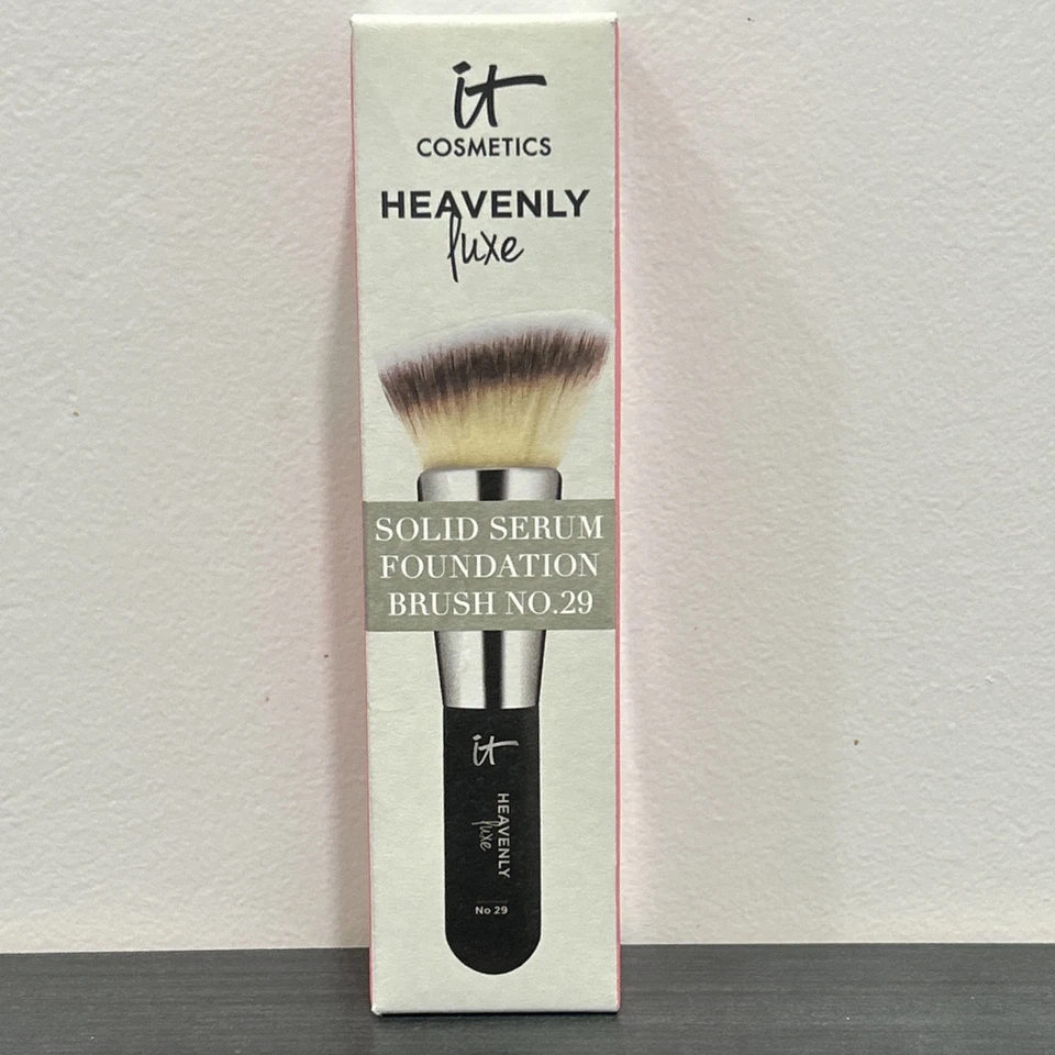 it Cosmetics Heavenly Luxe Solid Serum Foundation Brush No. 29 - Image 2 of 4