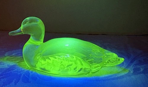 FENTON Vaseline URANIUM Glass DUCK Figurine Paperweight UV GLOW EUC