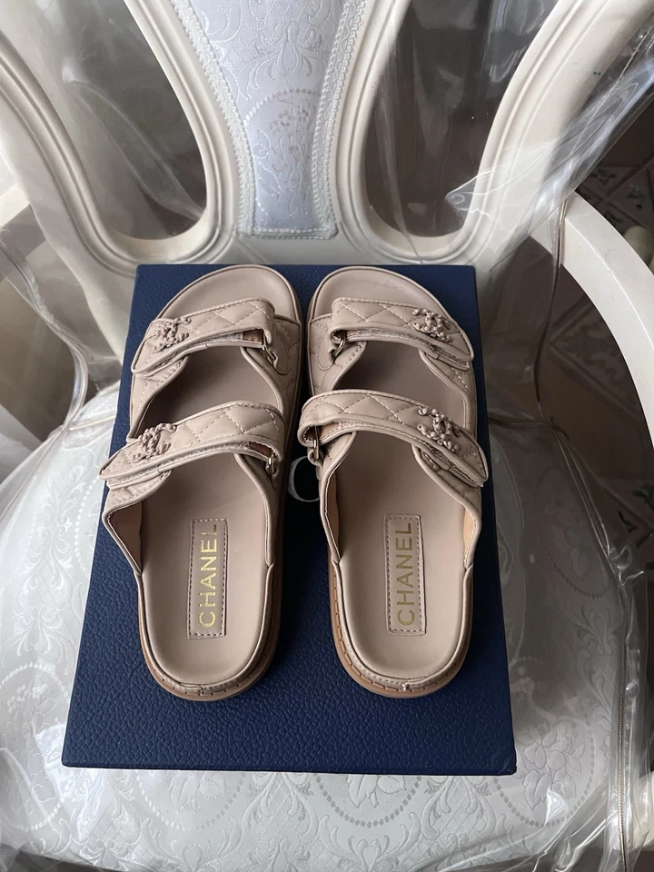 Sandálias Chanel Dad bege - Imagem 4 de 4