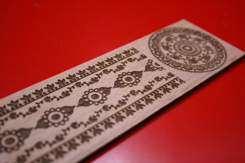 Wooden Bookmarks Laser Engraved Henna 2 Style Designs - Imagen 2 de 4