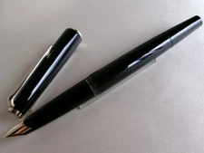 Montblanc 320 Fountain Pen Black GT 18K Nib