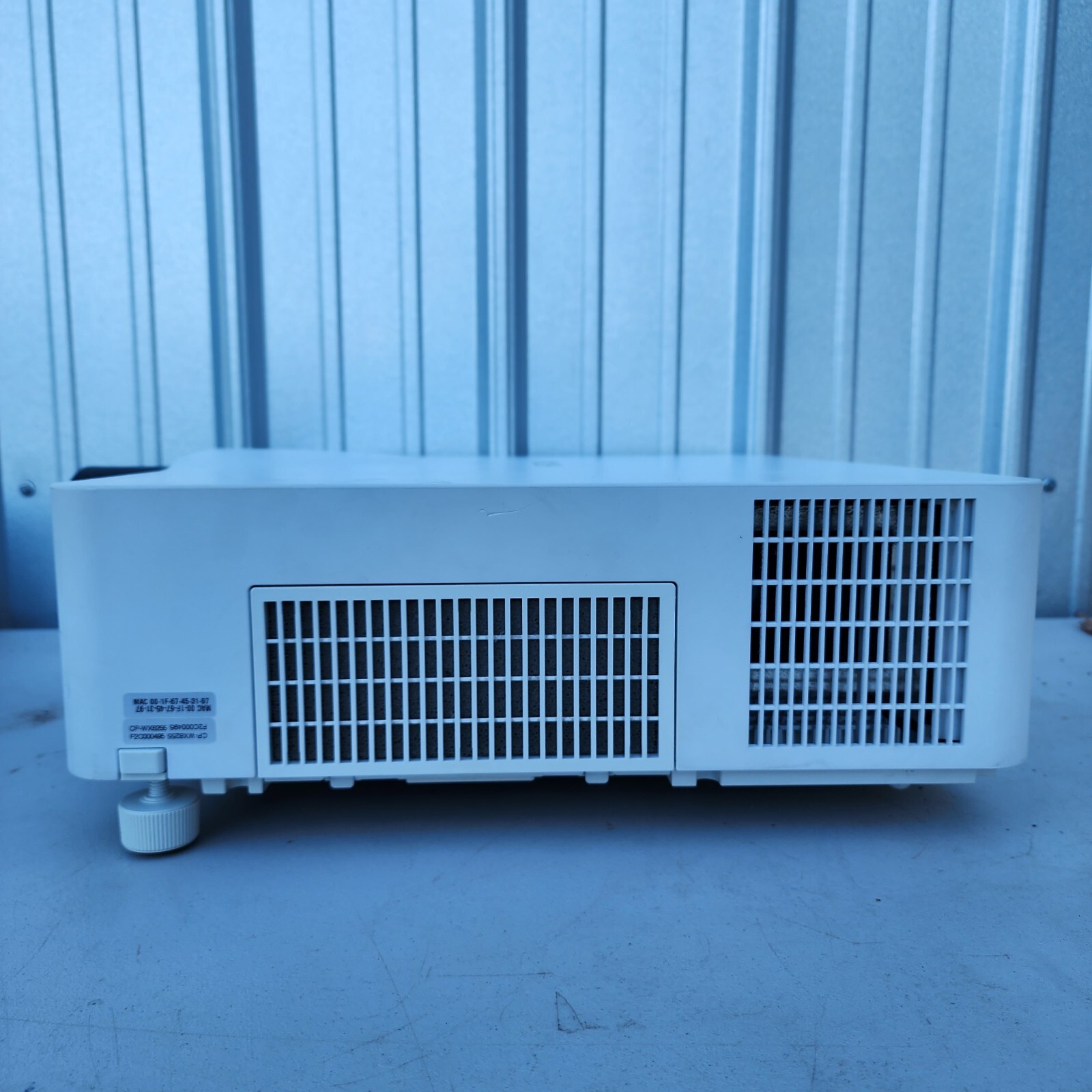 Hitachi CPWX8255A 5500 Lumens 1200x800 3LCD Projector 2613 Hours eBay