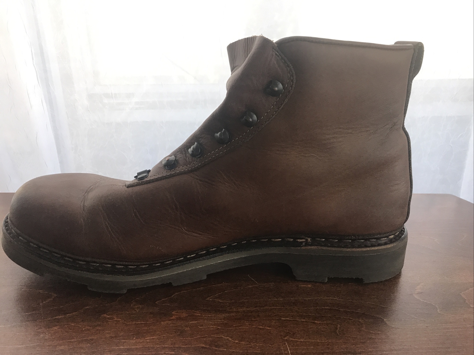 HESCHUNG ONE PIECE LEATHER HIKING BOOTS 