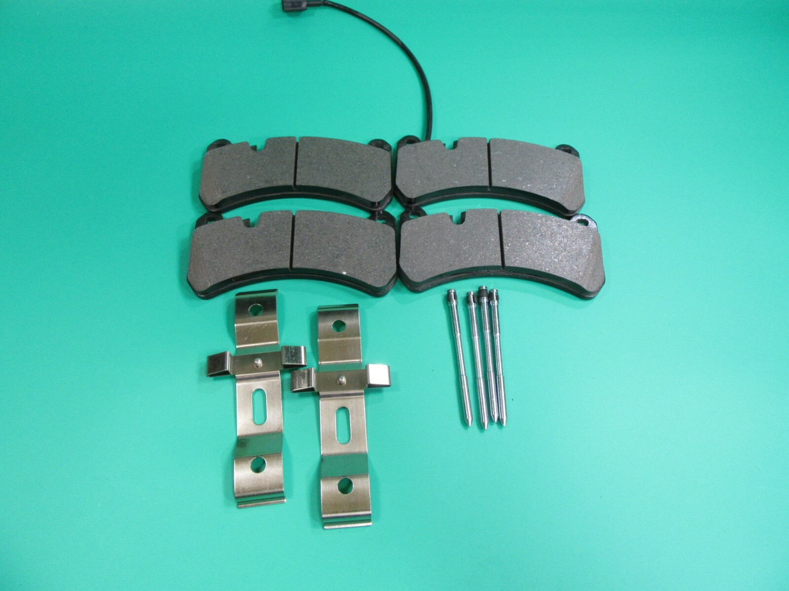 MASERATI GHIBLI S SQ4 QUATTROPORTE FRONT BRAKE PAD SET 2014 AND UP 980156013