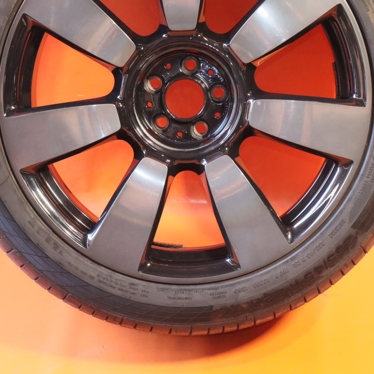 Rolls-Royce Cullinan 2019-2021 Front Wheel P/N 6882835