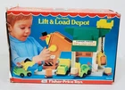 Z-305 VINTAGE 1977 FISHER-PRICE LITTLE PEOPLE LIFT & LOAD DEPOT PLAYSET IN BOX!