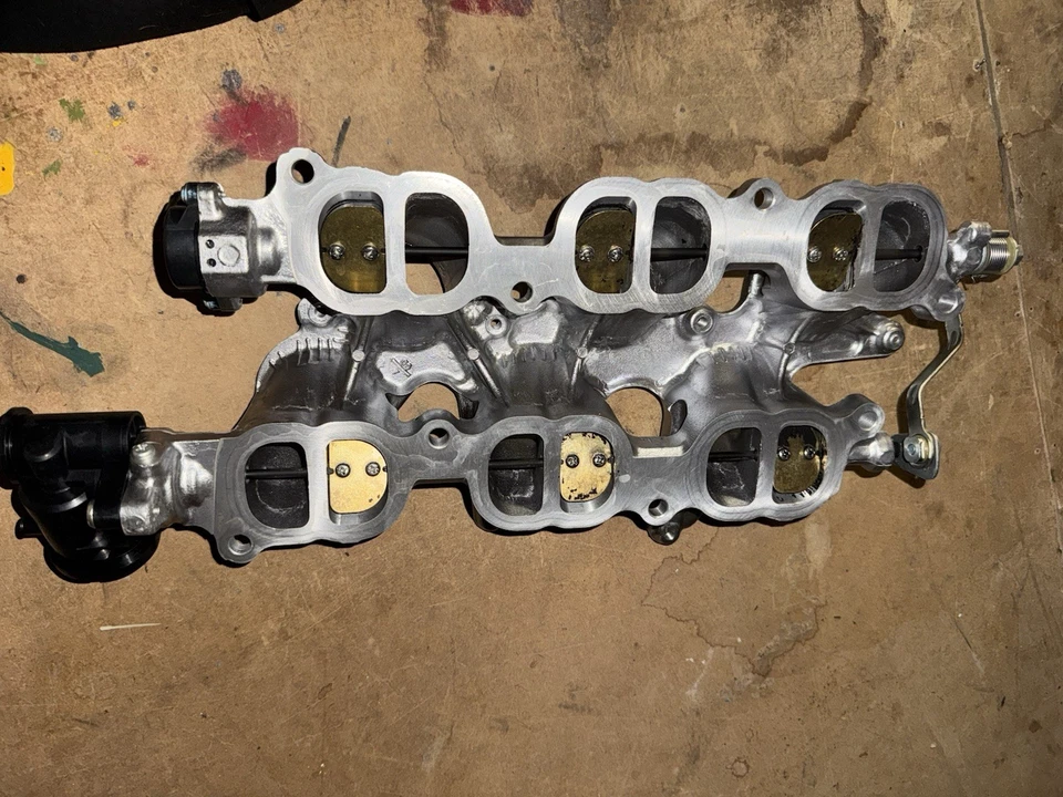 Lower Intake Manifold With Intake Runner Control For 2015 Lexus GS300 - Image 3 of 4