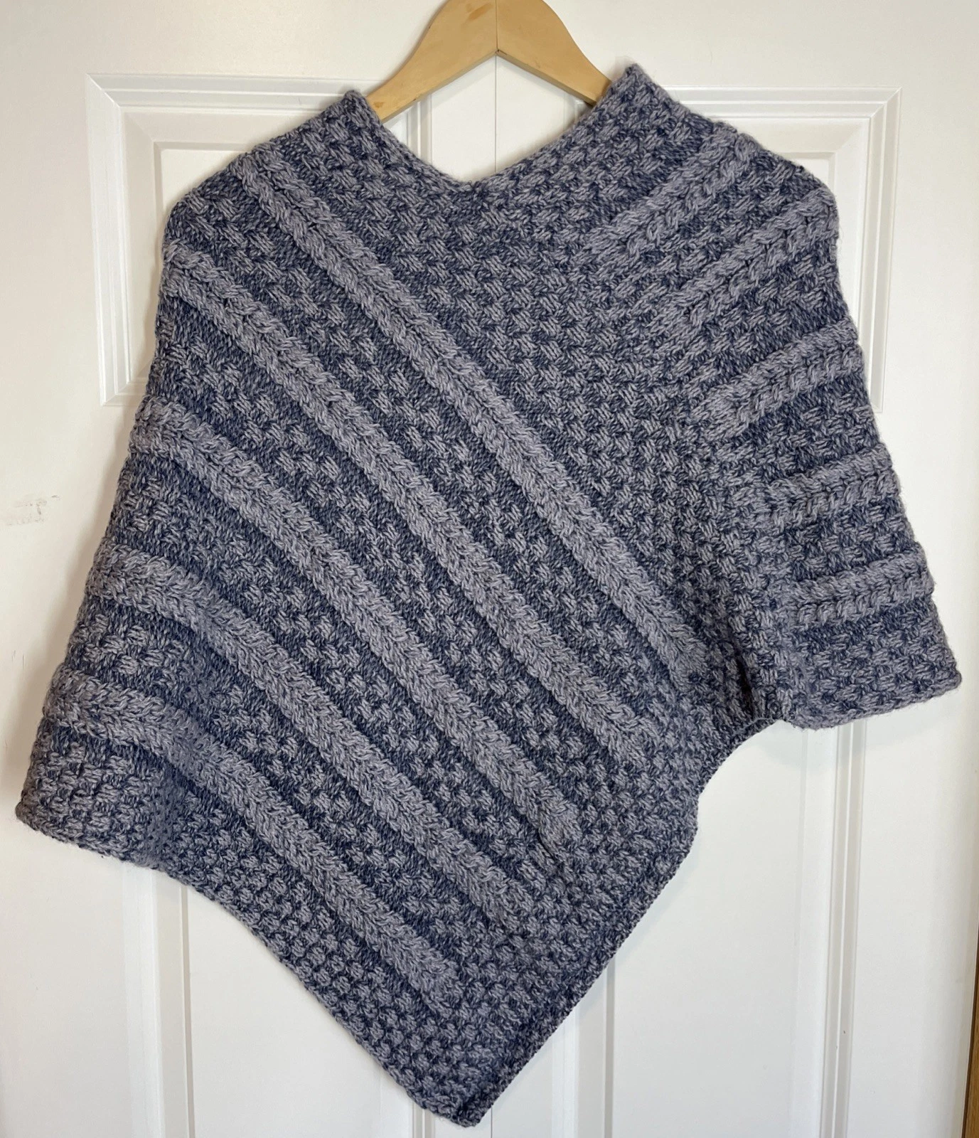 Carraig Donn Irish Blue Merino Wool Cable Fisherman Knit Poncho Sweater Sz Small