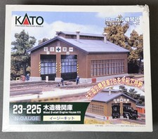 KATO 23-225 N-Gauge Wood 2-Stall Engine House Kit Model Railroad Building NEW