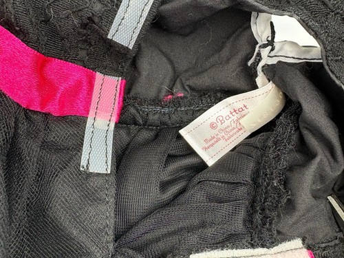 Our Generation OG schwarzes zweilagiges Tüllkleid mit rosa Schleife, Schuhen & Haargummi - Bild 8 von 15