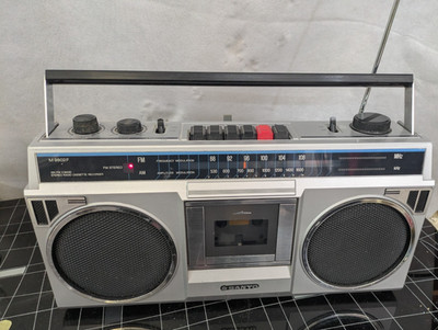 Sanyo M9802F Boombox - Ghettoblaster Kassettenrecorder