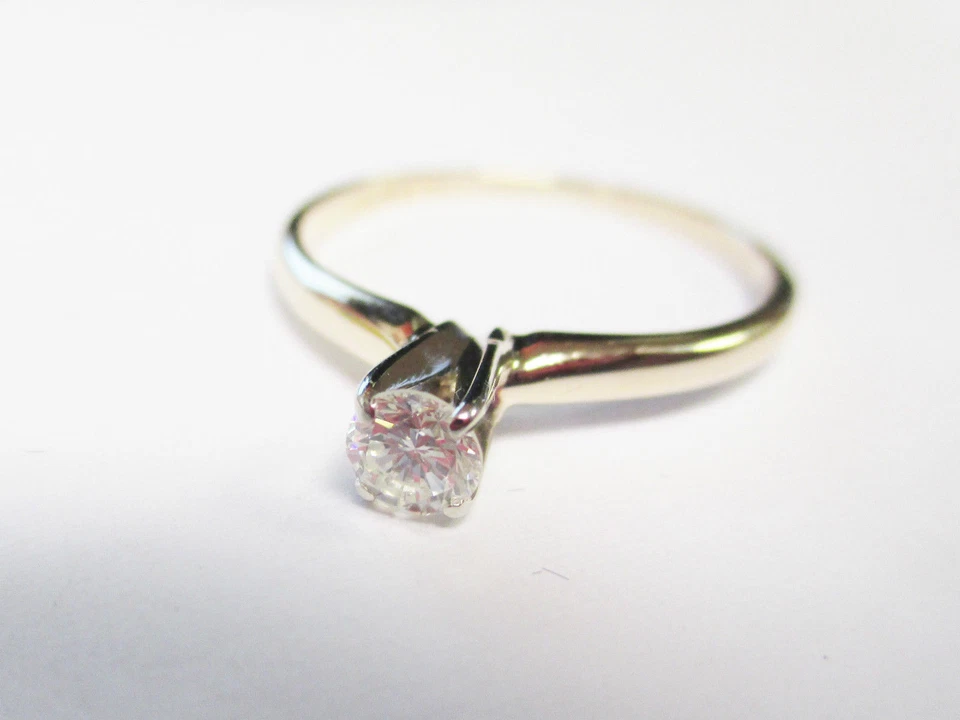 Classic 14K yellow GOLD ENGAGEMENT RING solitaire  0.30 ct natural diamond s5.5  - Image 2 of 4