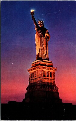 Statue Liberty Vintage Plastichrome Vintage Unposted Camera Clix Postcard
