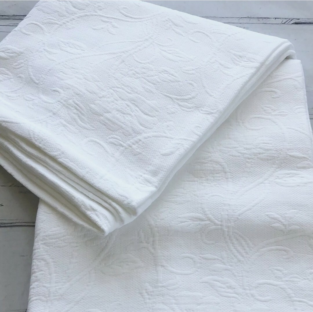 DOCOFIL Portugal Farmhouse Cotton WHITE FLORAL MATELASSE KING COVERLET