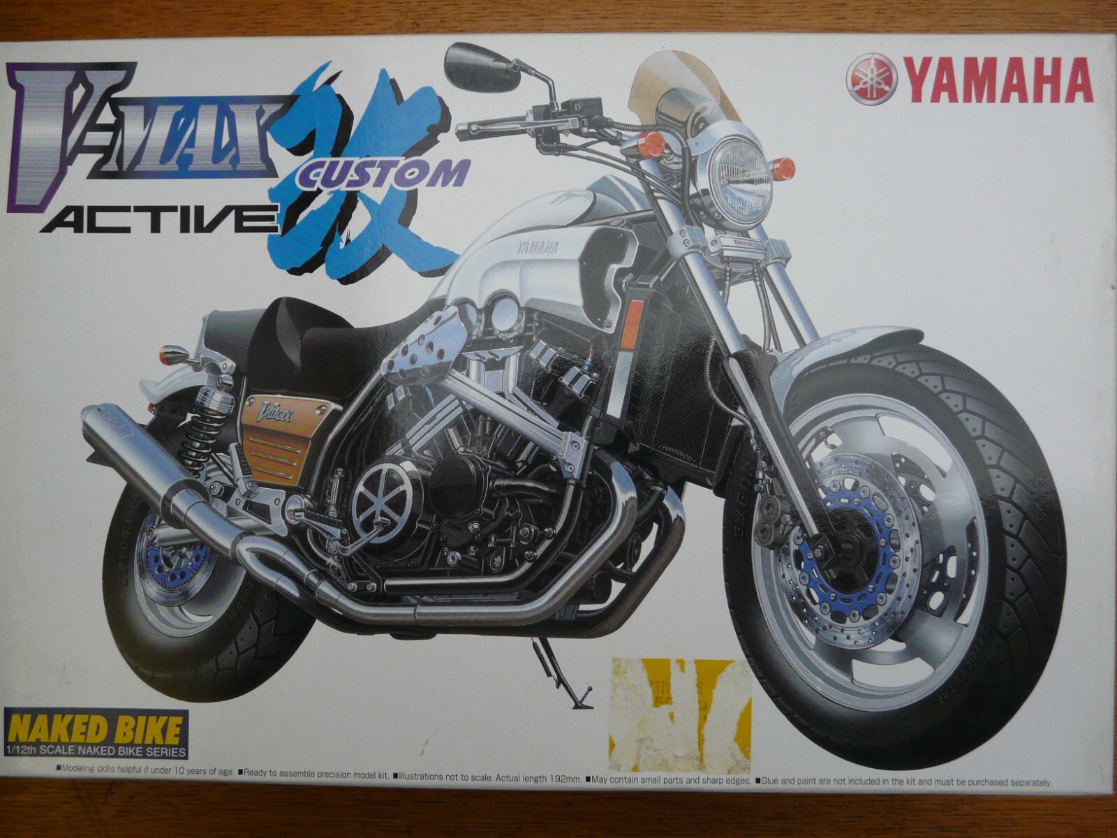 Maquette Moto 1/12 AOSHIMA Yamaha Vmax réplique miniature customisée pour collectionneur
