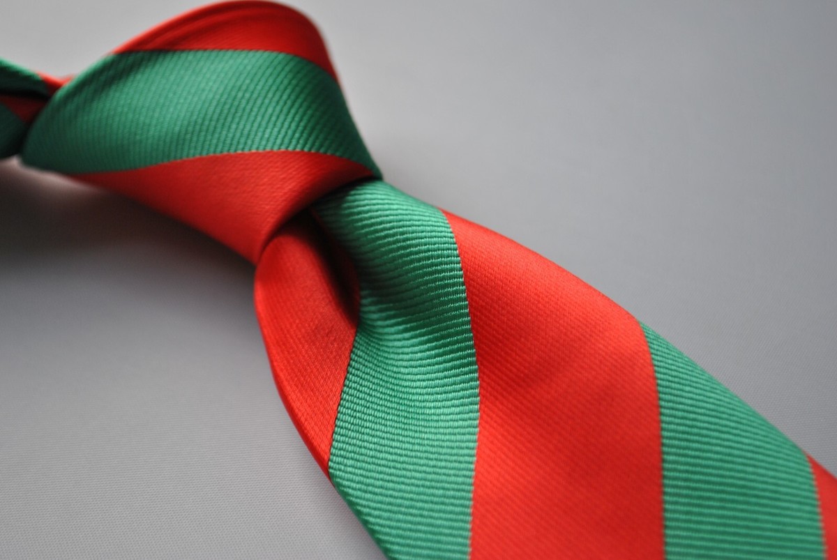 Cravate Frederick Thomas - Rouge à Rayures Vert émeraude - Fait Main UK - Neuf Avec étiquettes