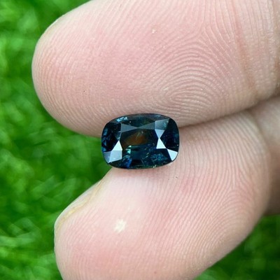 1.42 Cts | natural loose|Sapphire | green | Cushion Shape | Step cut - Srilanka