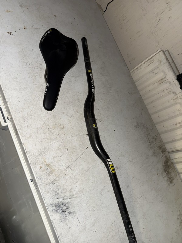 Burgtec Carbon Enduro Wide Bars 20mm Rise 35mm Clamp 800mm Wide
