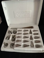 Wilton 40 Piece Supreme Custom Deluxe Cake Decorating Kit - With Storage Case