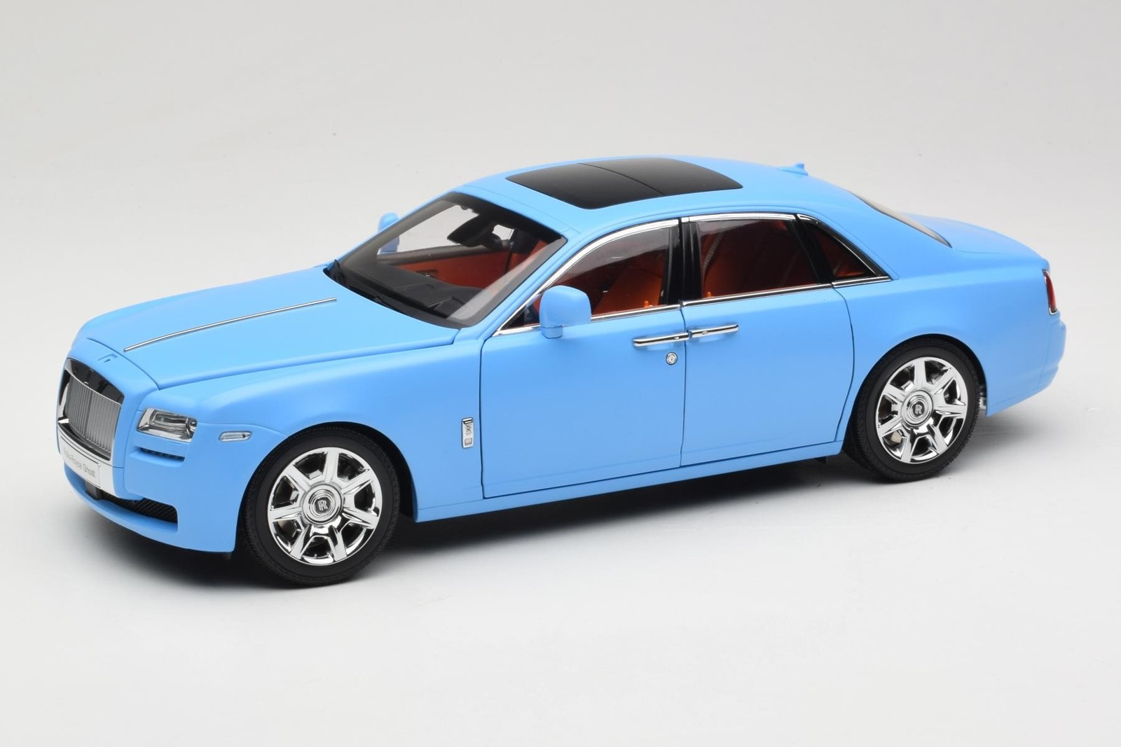 Kyosho Rolls Royce Ghost 2011 1:18 08802LB
