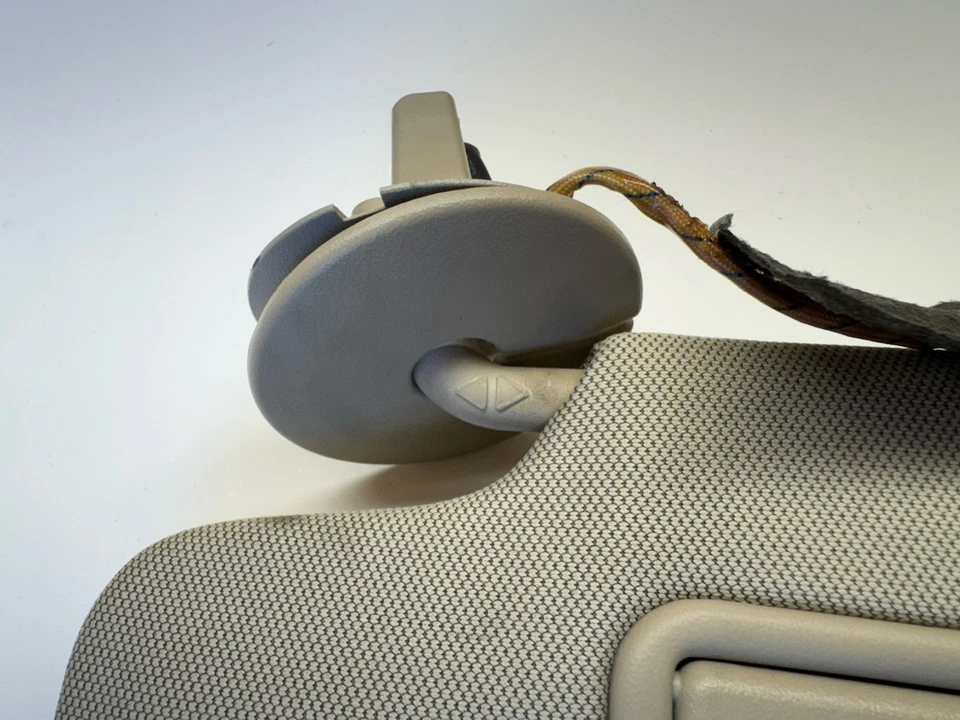 Parasol delantero izquierdo Cadillac CTS ATS 2013-2018 BEIGE OEM Foto 4 de 4