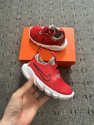 Nike Flex Runner 2 Kleinkind Turnschuhe rot/weiß Größe UK 6,5 brandneu mit Karton