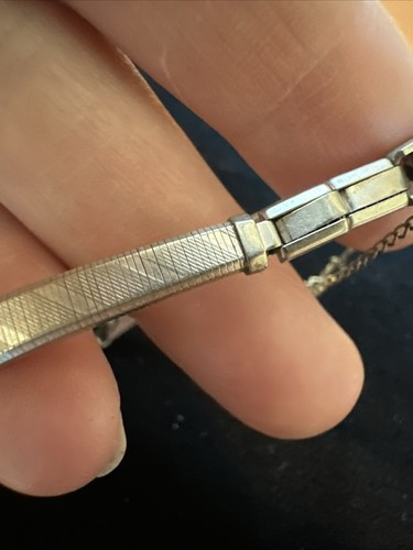 Vintage WITTNAUER Women's Quartz Watch 1/20 10k Gold Filled With Security Chain - Picture 7 of 10