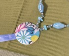 Vntg Disc Medallion Hand Painted Mother of Pearl Pendant Necklace Blue GlasBeads — photo 6