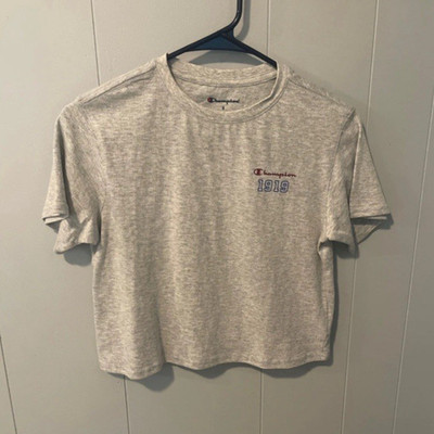 Champion Girl s 5 Gray Solid Cropped Oversized Logo Crew Neck Short Sleeve Tee