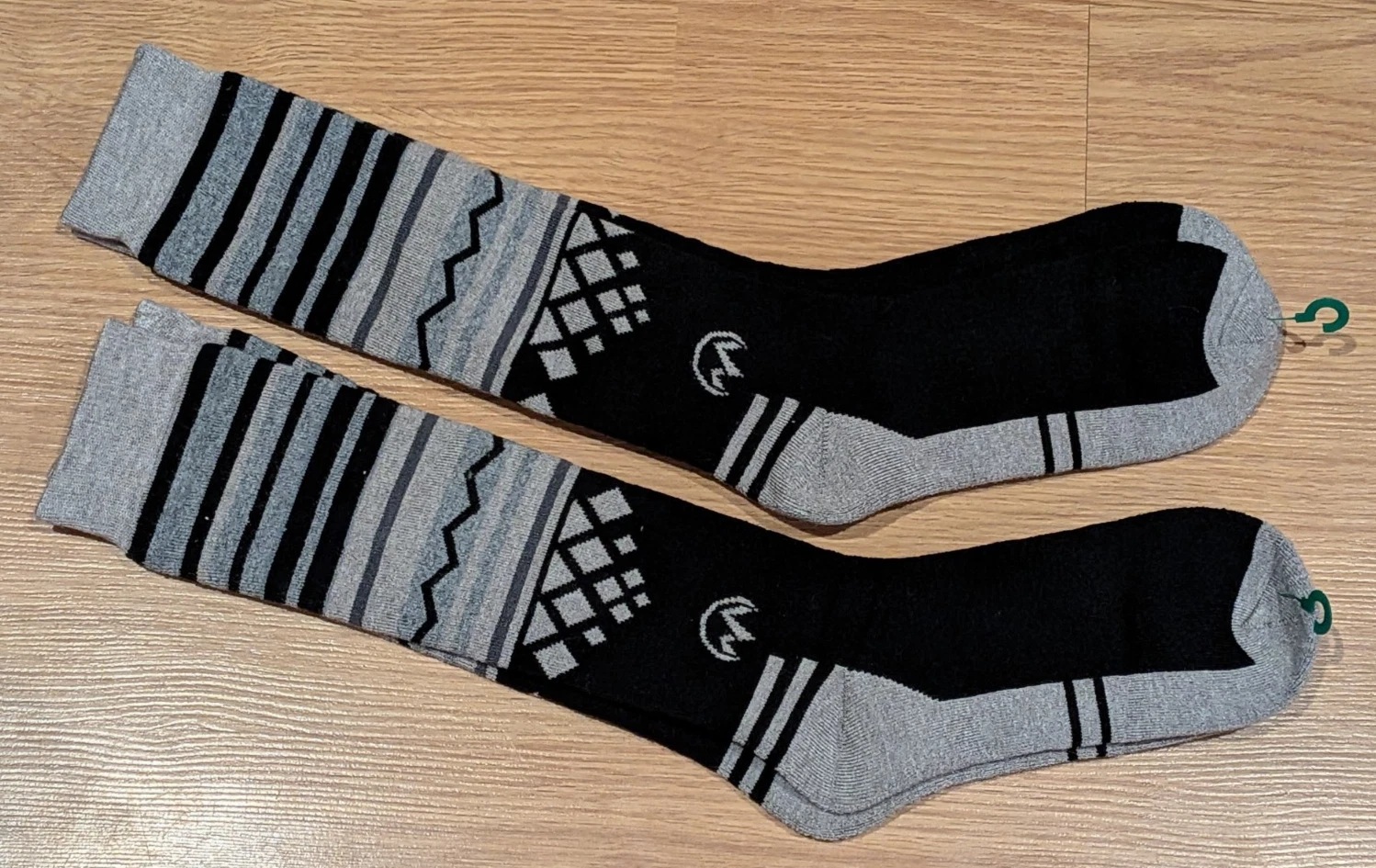 NWOT Outdoor Master 2 Pairs Unisex Ski Socks Unisex - M