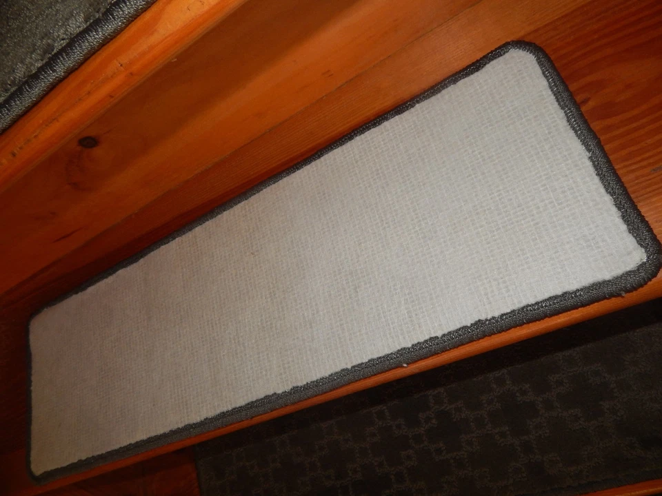 13 STEP 9" X 27"  +  Landing  27" x 17"   WOOL Woven Tufted Carpet Stair Treads. - Image 4 of 4