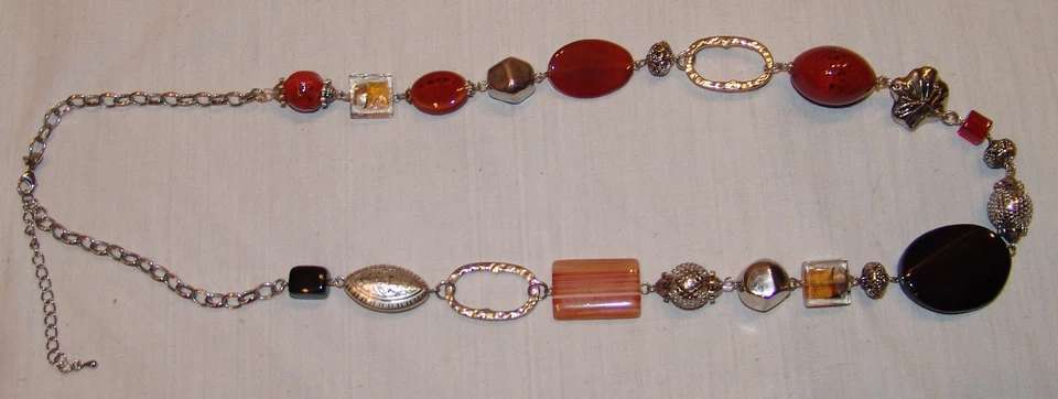 Collar Premier Designs 33 1/2" Mujer Joyería Multicolor Rojo Negro Piedras Foto 4 de 4