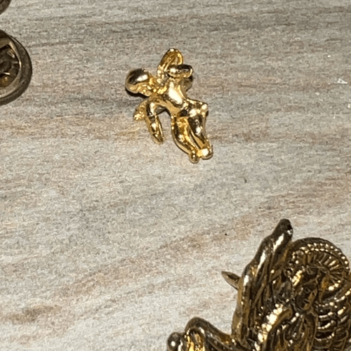 Vintage Religious Pins Brooch Angels Praying Hands Lapel Pin Gold Tone 5 Pieces - Picture 3 of 8